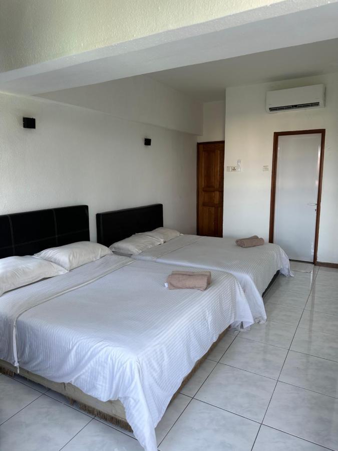Beach Resort 7 Home Stay Sri Sayang Apartment Batu Ferringhi 3Bedroom المظهر الخارجي الصورة